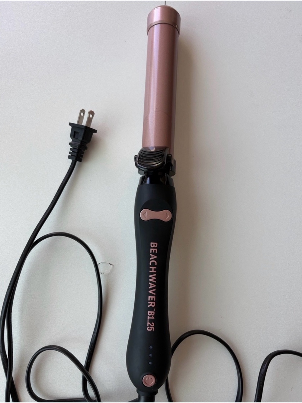 Beachwaver B1.25 Pink and Black Curling Wand